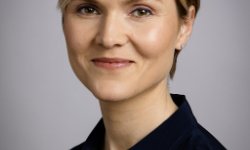 Kristrún Frostadóttir heldur gestarøðu á landsstevnu hjá Javnaðarflokkinum